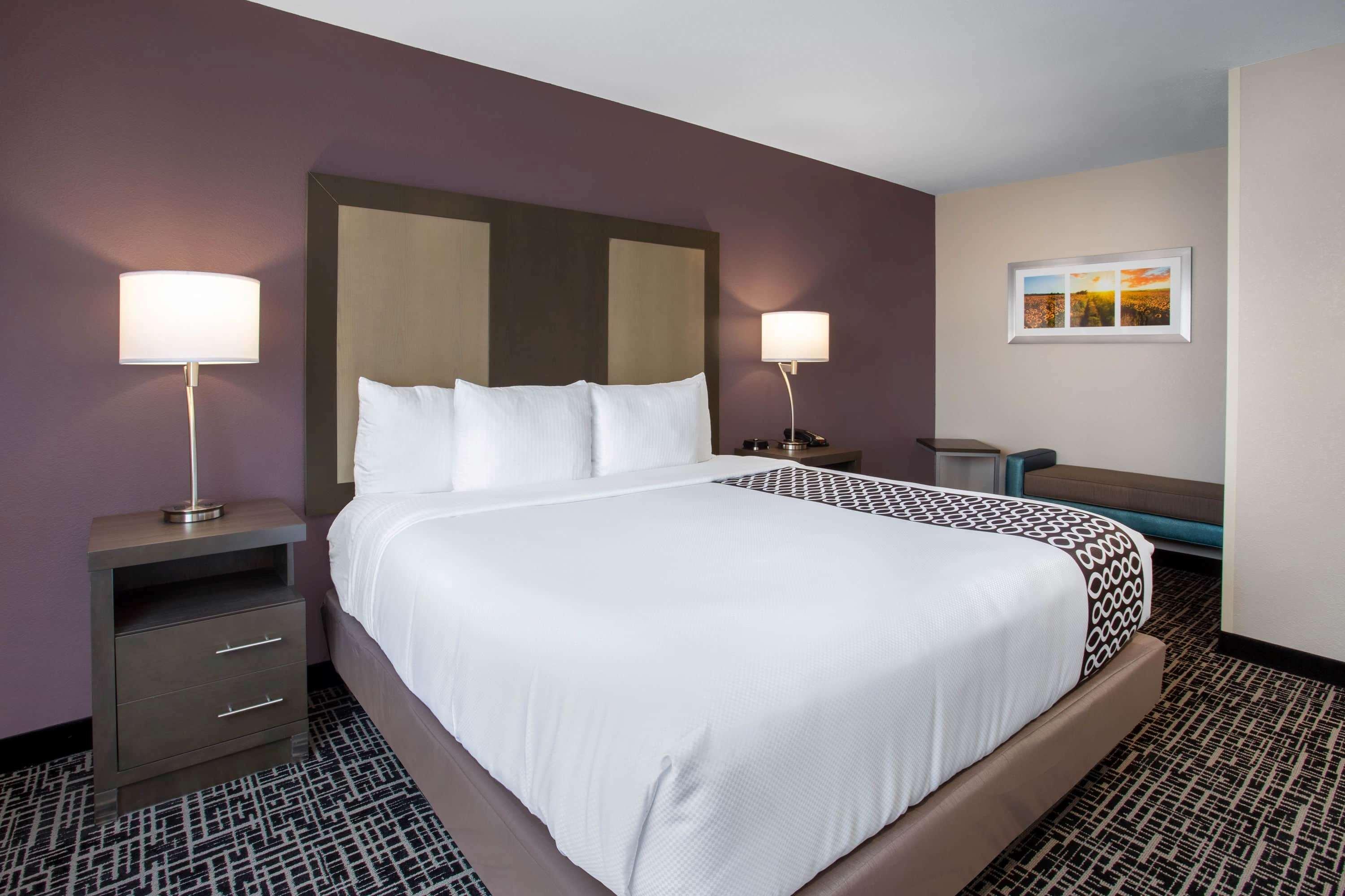 Hotel La Quinta By Wyndham Wichita Airport Exterior foto