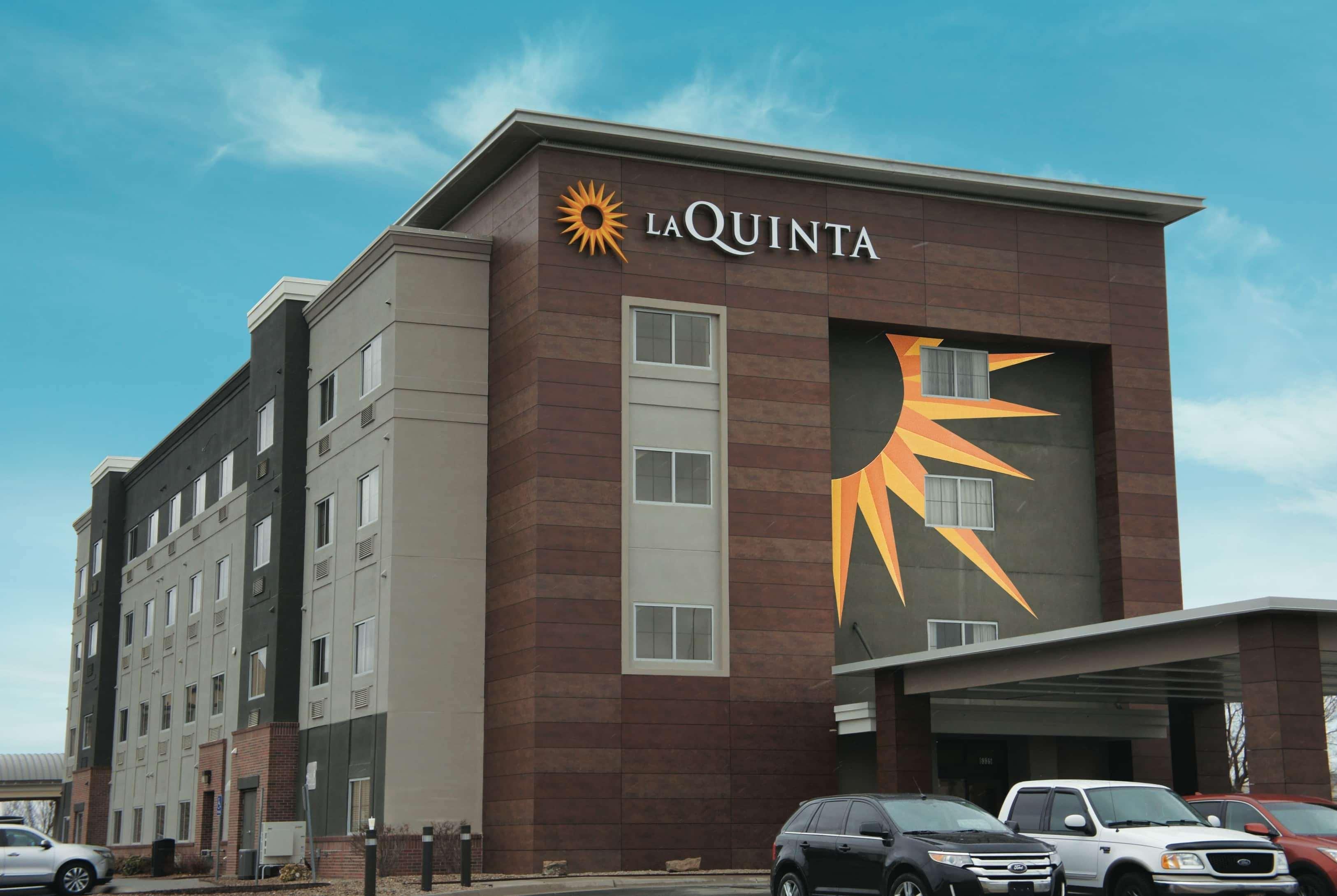 Hotel La Quinta By Wyndham Wichita Airport Exterior foto