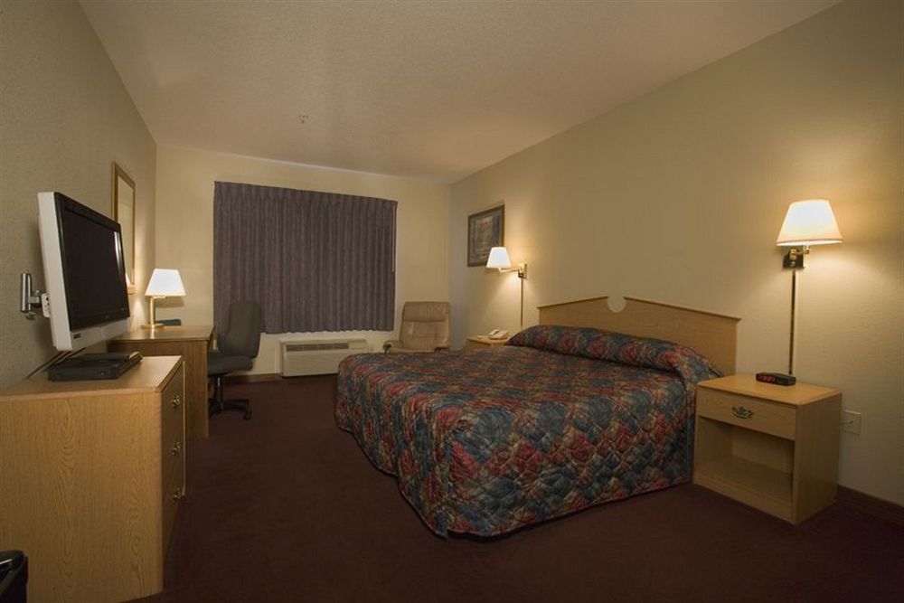 Hotel La Quinta By Wyndham Wichita Airport Exterior foto