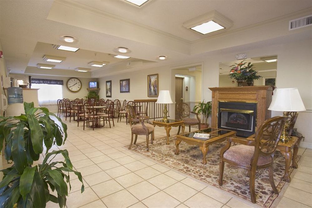 Hotel La Quinta By Wyndham Wichita Airport Exterior foto